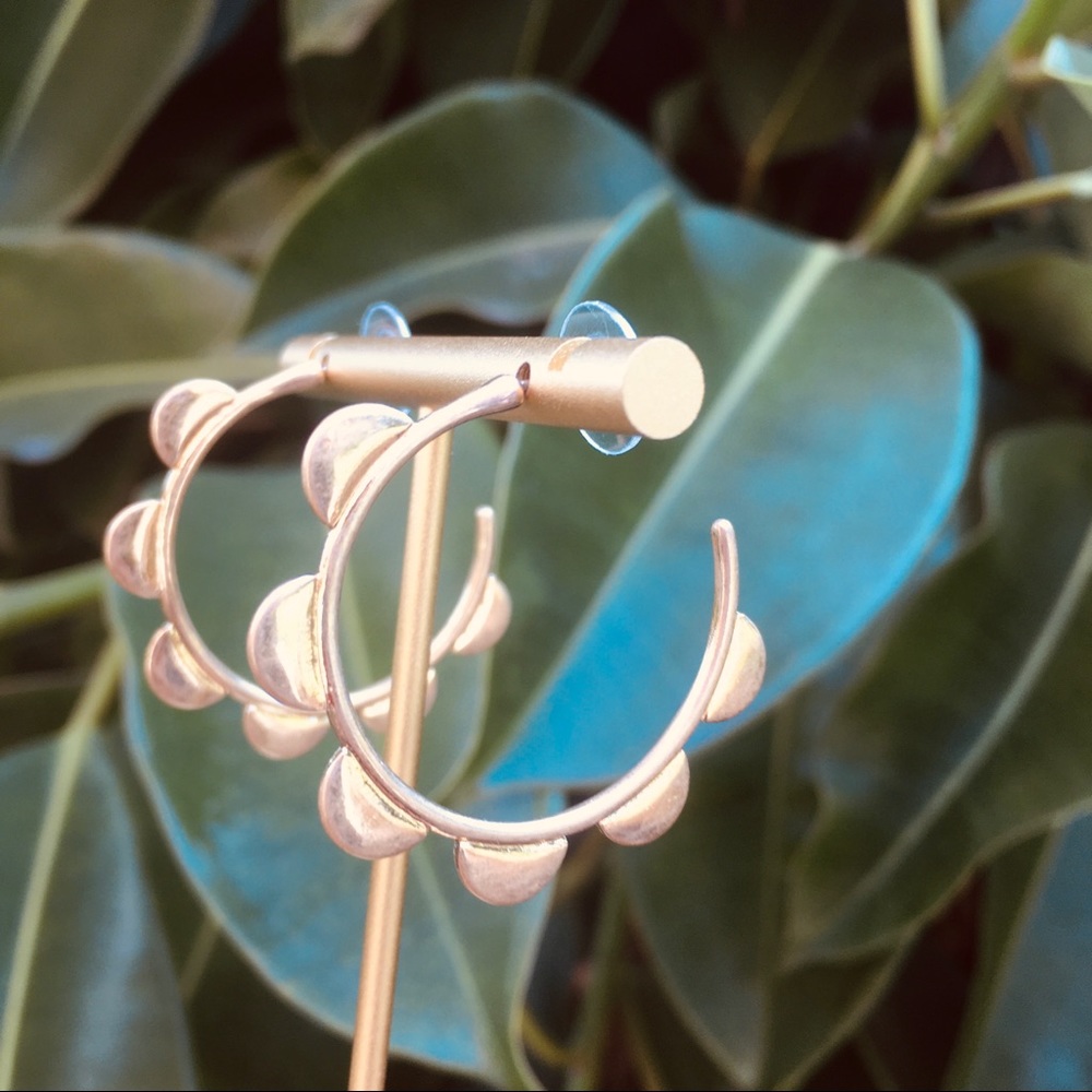 Pomina Gold Scallop Hoop Earrings - Picture 6 of 6